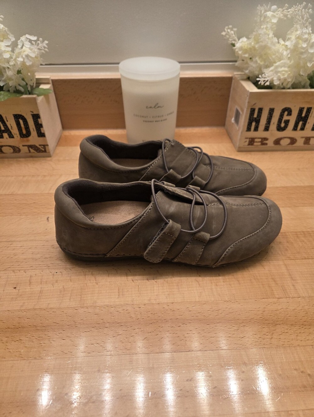 Earth Origins Paisley Slip-on Comfort Shoes Olive Taupe Nubuck Women's Size 8